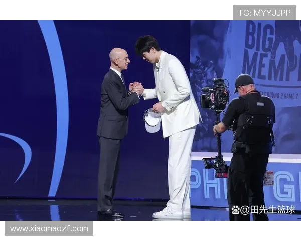 NBA杨瀚森在首轮第16顺位被选中成新星未来可期 NBA杨瀚森在首轮第16顺位被选中成新星未来可期